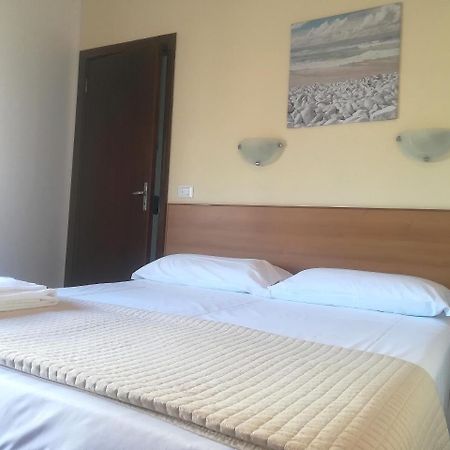 Hotel Valente Ортона Екстер'єр фото
